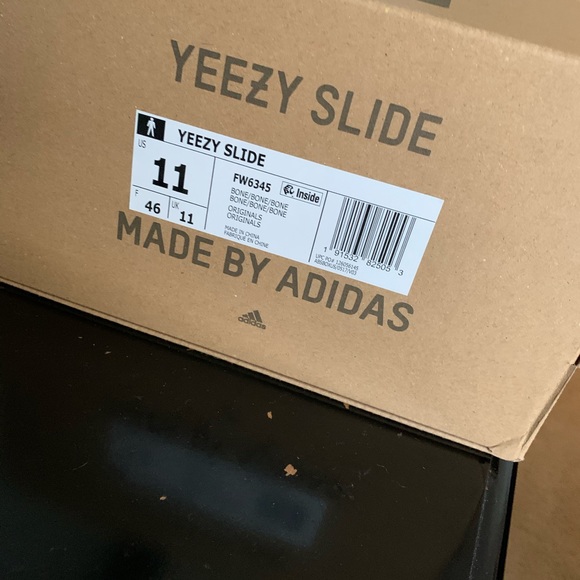 COPY - Yeezy slides - Picture 2 of 3